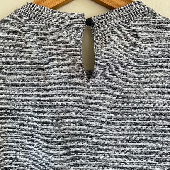 NWT Adidas Women's Navy Sleeveless Heathered Mock Tee Size XL - Picture 2 of 11